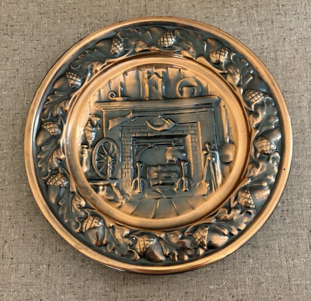 Vintage Coppercraft Guild Colonial Fireplace Copper Wall Hanging Plate 10 inch